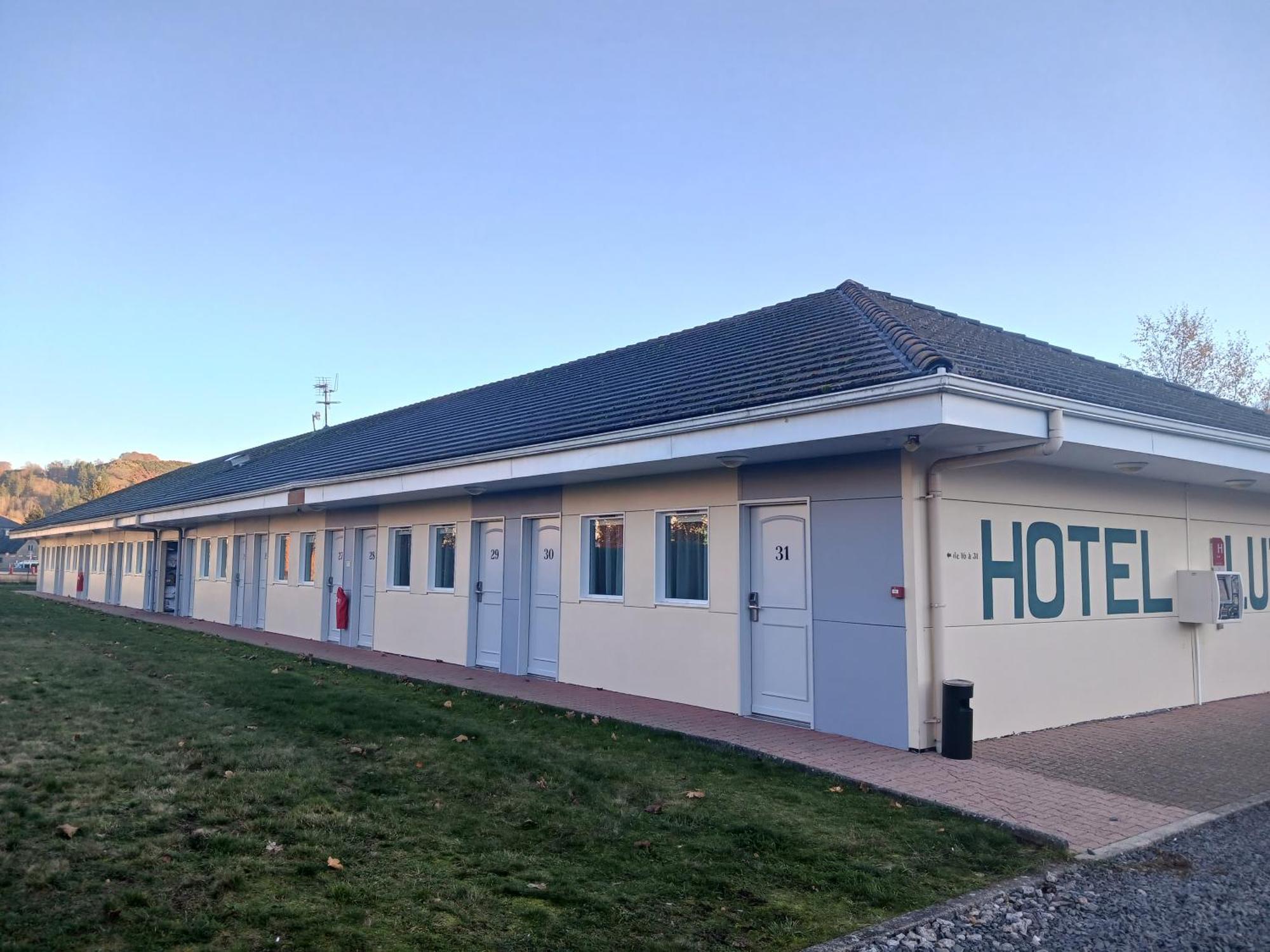 The Originals Access, Hotel Le Lutea Riom-es-Montagnes ภายนอก รูปภาพ