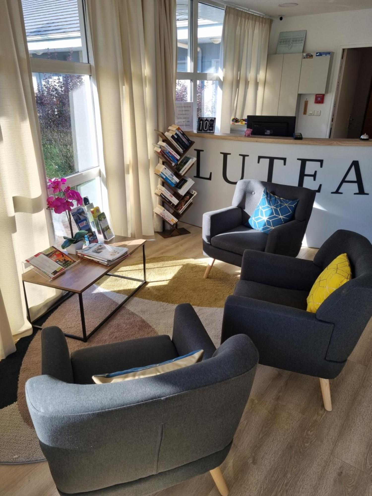 The Originals Access, Hotel Le Lutea Riom-es-Montagnes ภายนอก รูปภาพ