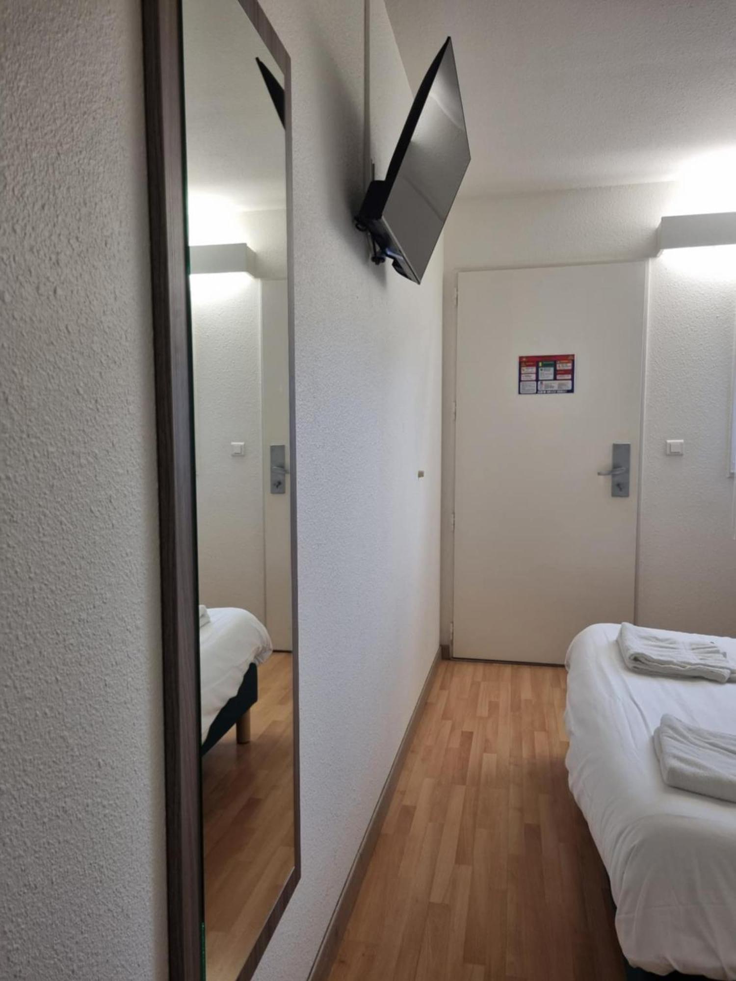 The Originals Access, Hotel Le Lutea Riom-es-Montagnes ภายนอก รูปภาพ