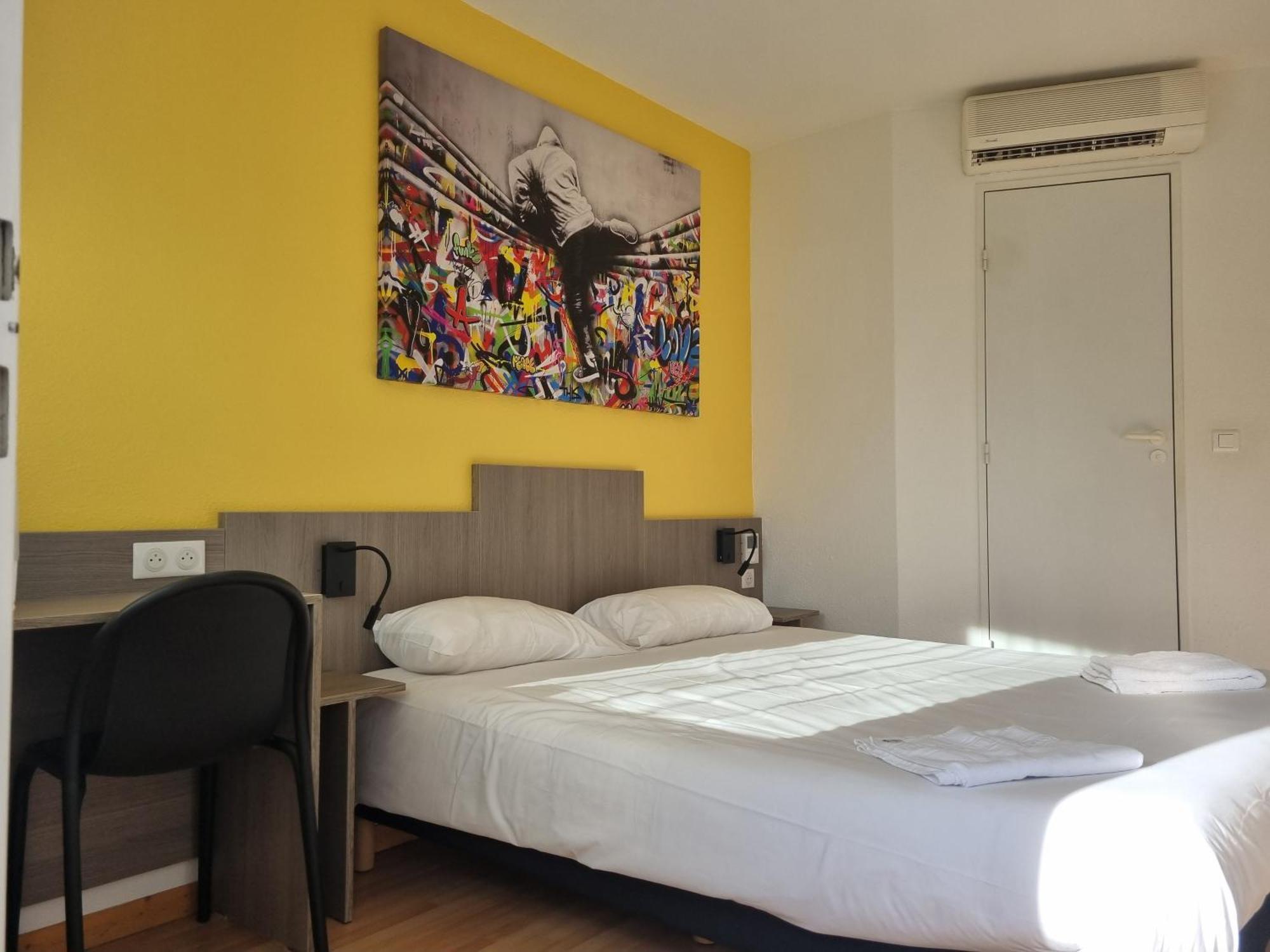 The Originals Access, Hotel Le Lutea Riom-es-Montagnes ภายนอก รูปภาพ
