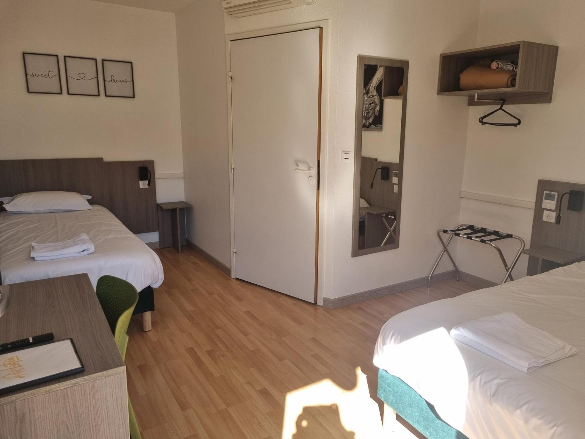 The Originals Access, Hotel Le Lutea Riom-es-Montagnes ภายนอก รูปภาพ