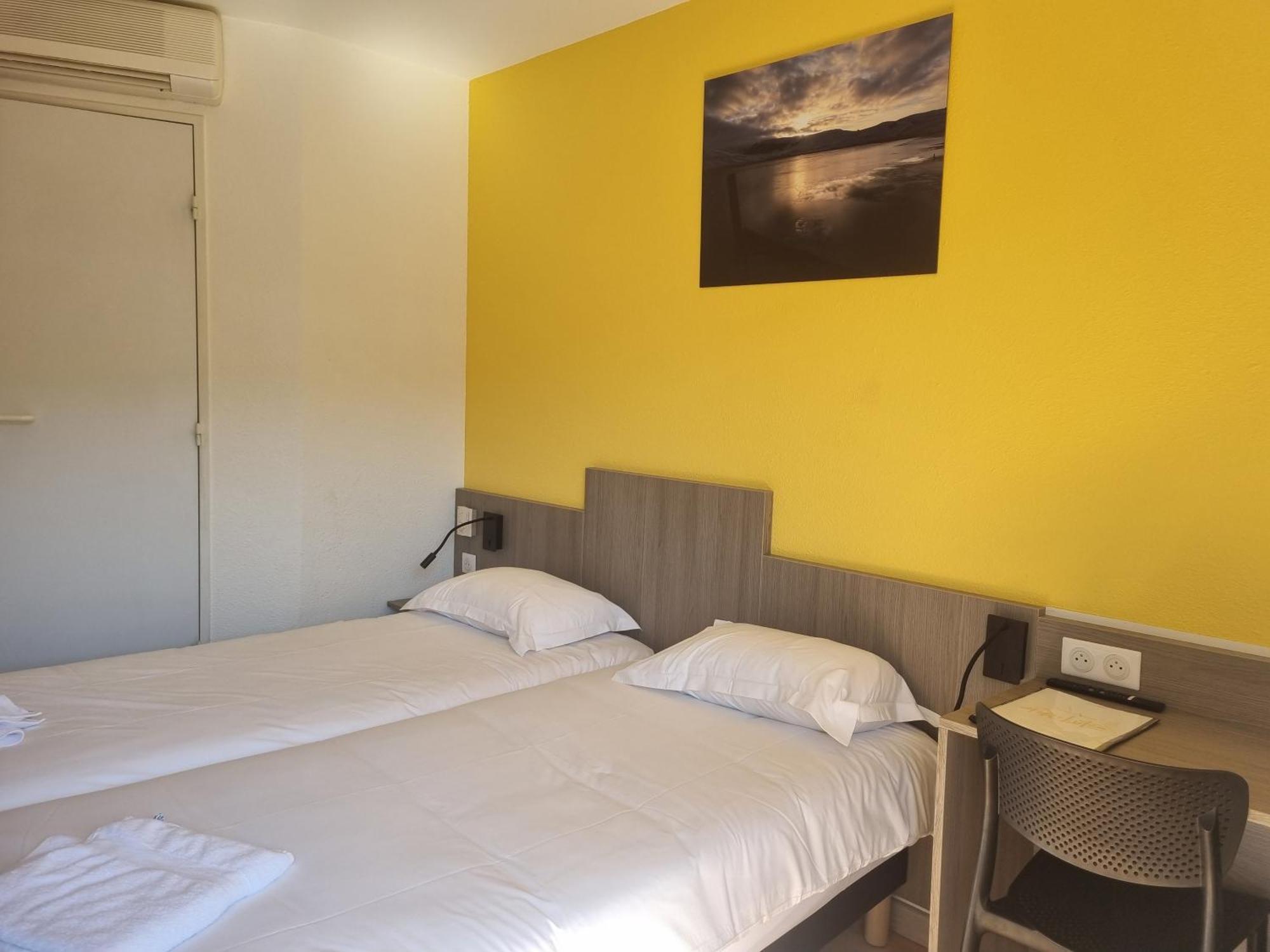 The Originals Access, Hotel Le Lutea Riom-es-Montagnes ภายนอก รูปภาพ