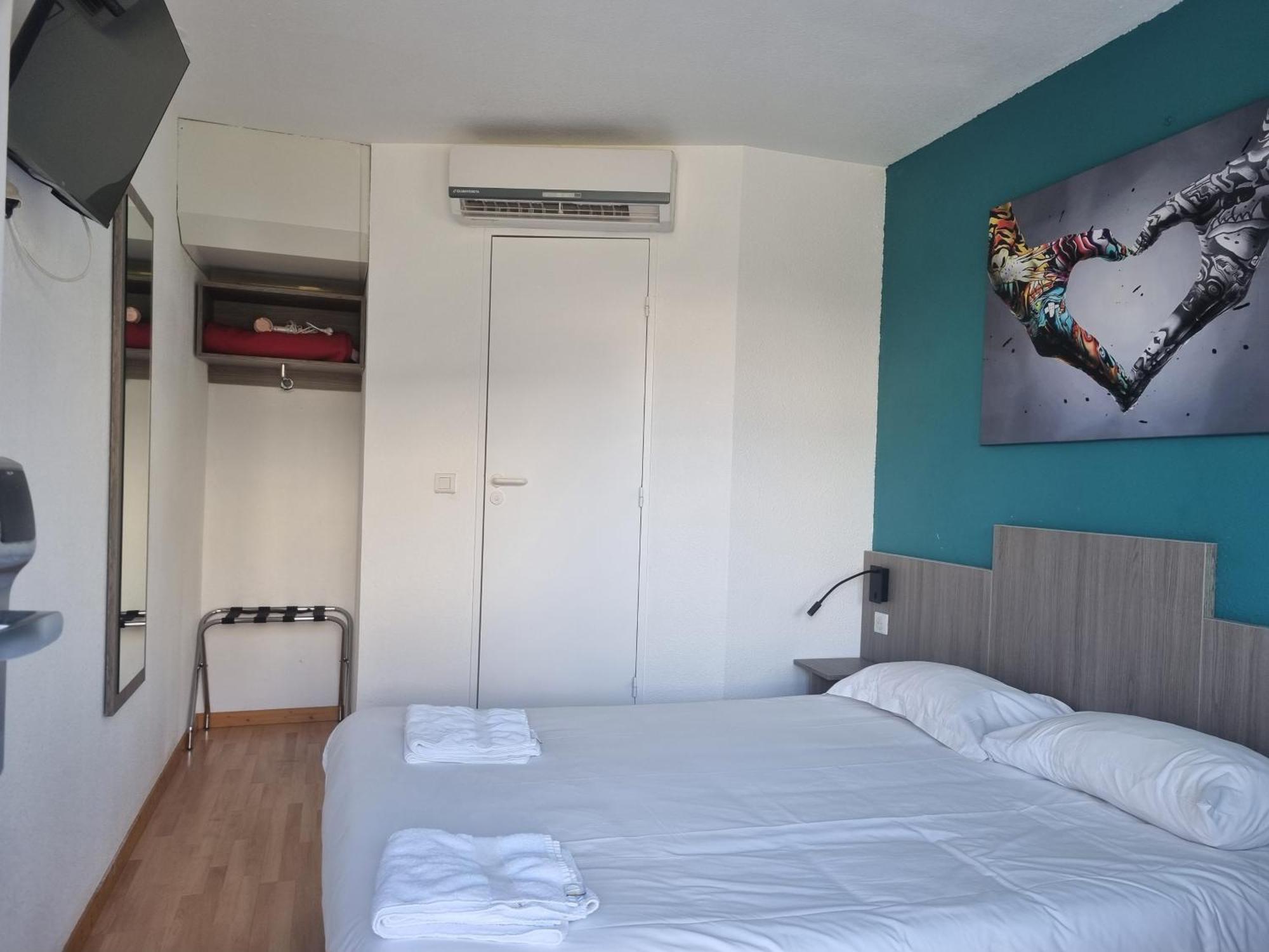 The Originals Access, Hotel Le Lutea Riom-es-Montagnes ภายนอก รูปภาพ